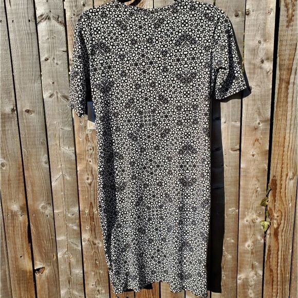 LuLaRoeāJuliaĀ Dressā - Picture 6 of 7